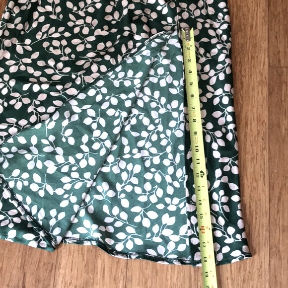 NWT Hello Molly Green and Tan Leaf Printed Strap Maxi Dress Size 4 - Picture 12 of 16